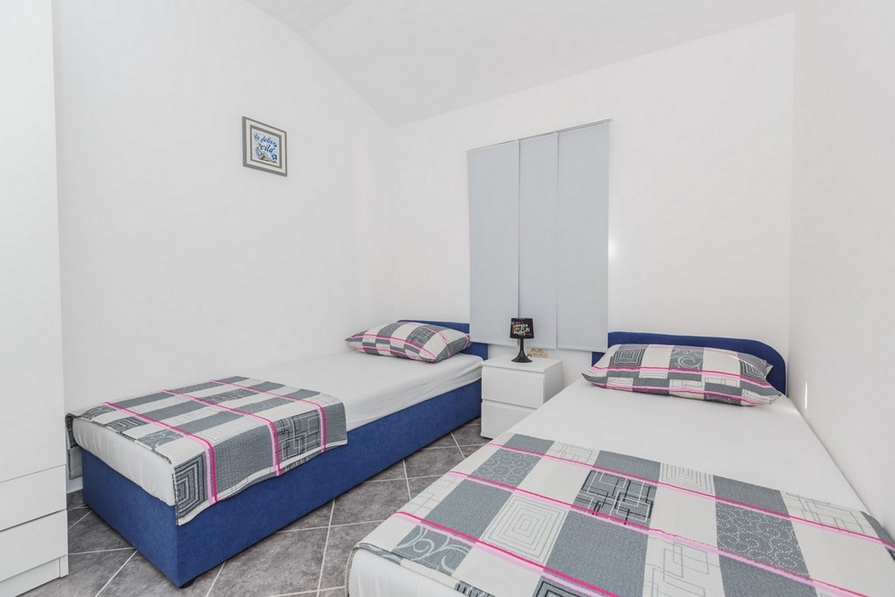 Two bedroom apartment with terrace and sea view Mastrinka, Čiovo  A-b