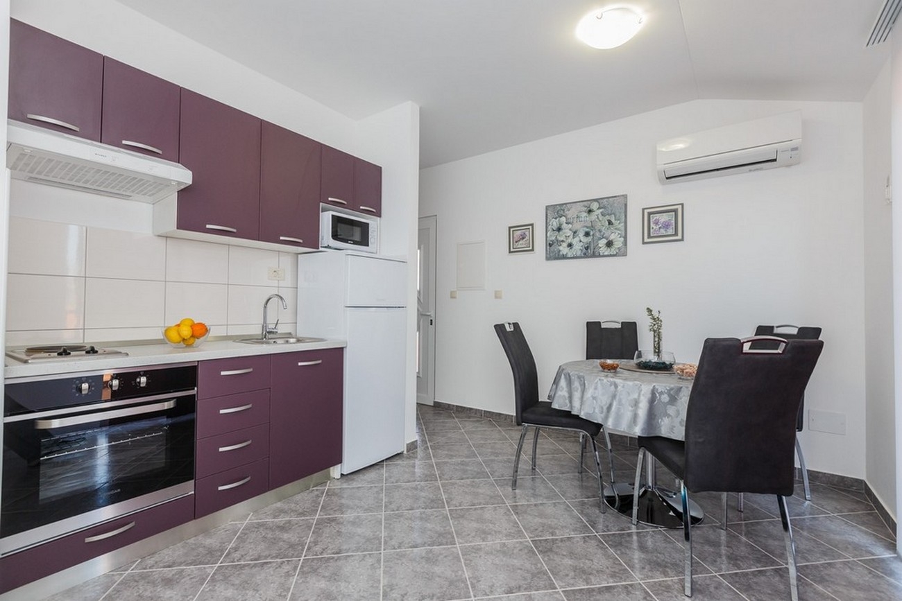 Two bedroom apartment with terrace and sea view Mastrinka, Čiovo  A-b