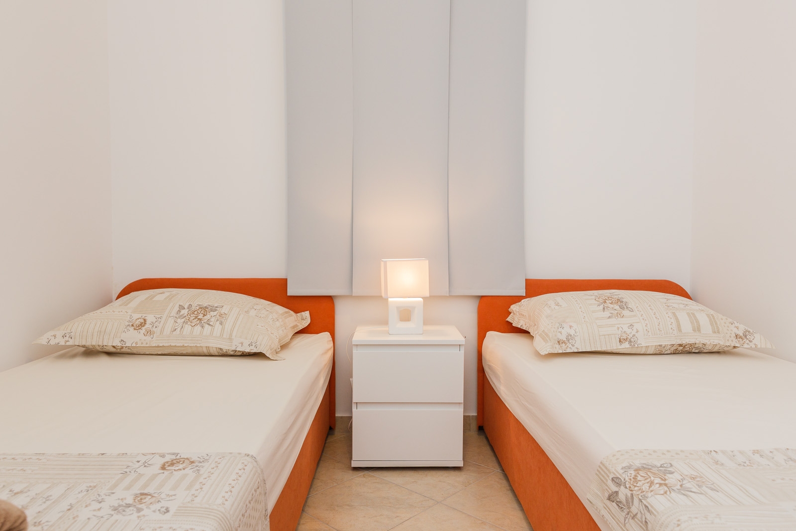 Two bedroom apartment with terrace Mastrinka, Čiovo  A-c
