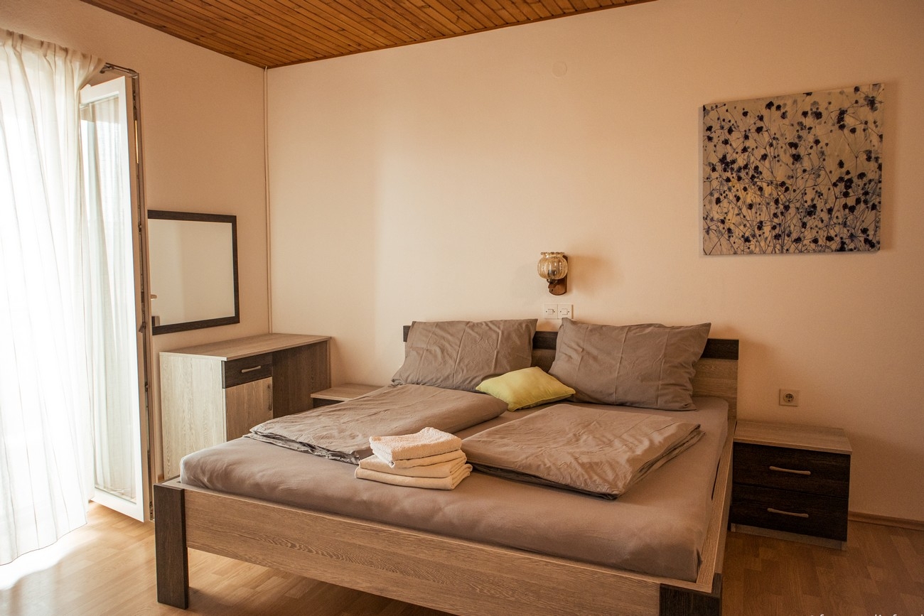 Two bedroom apartment with balcony and sea view Lopar, Rab  A-a
