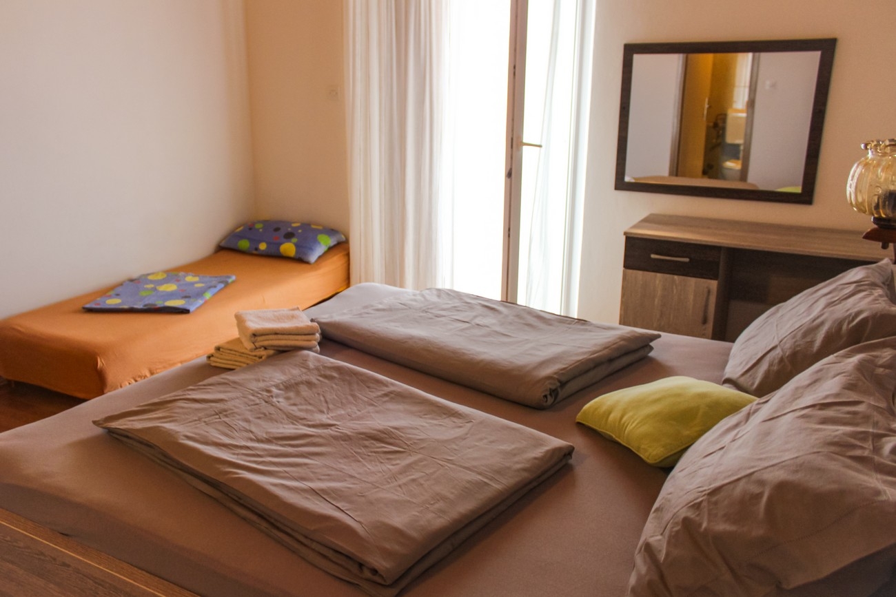 Two bedroom apartment with balcony and sea view Lopar, Rab  A-a