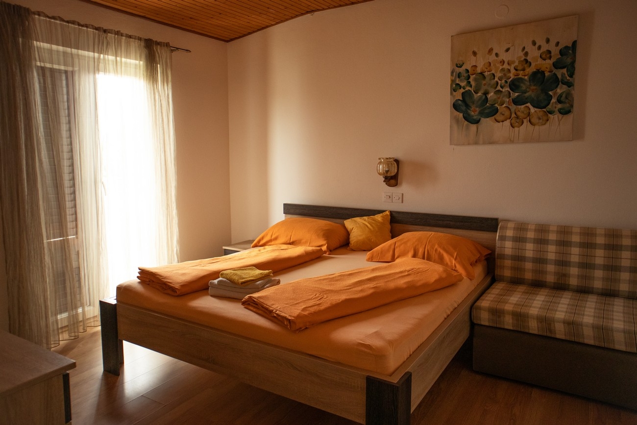 Two bedroom apartment with balcony Lopar, Rab  A-b