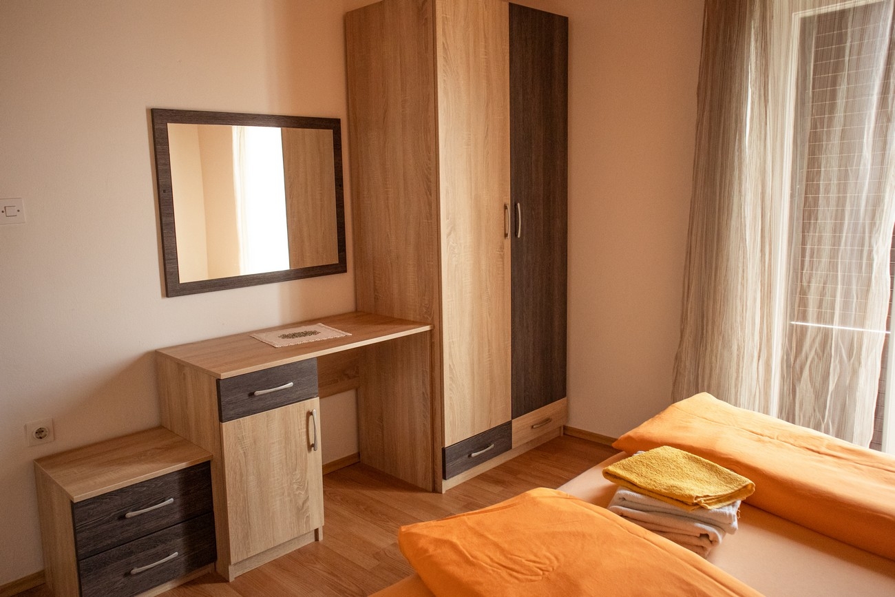 Two bedroom apartment with balcony Lopar, Rab  A-b