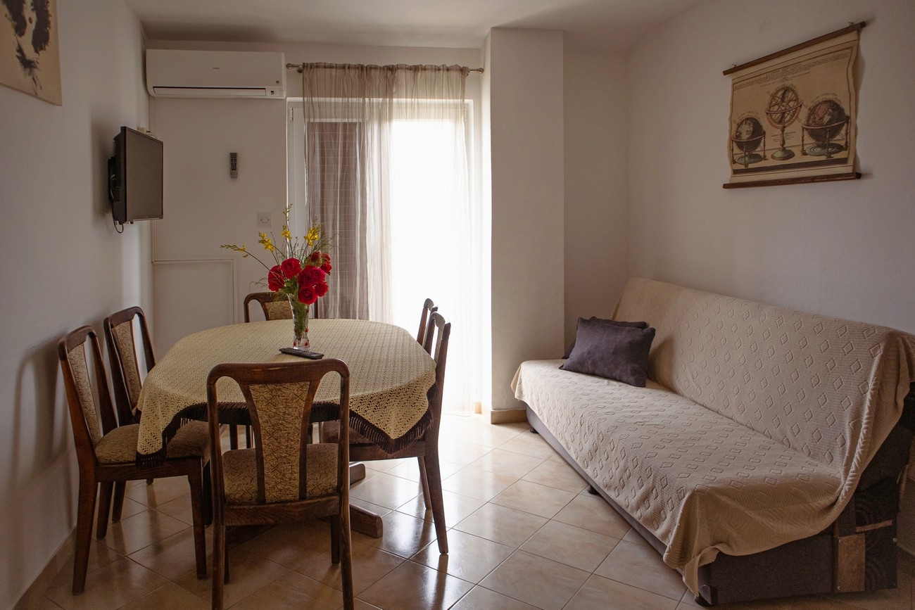 Two bedroom apartment with balcony Lopar, Rab  A-b