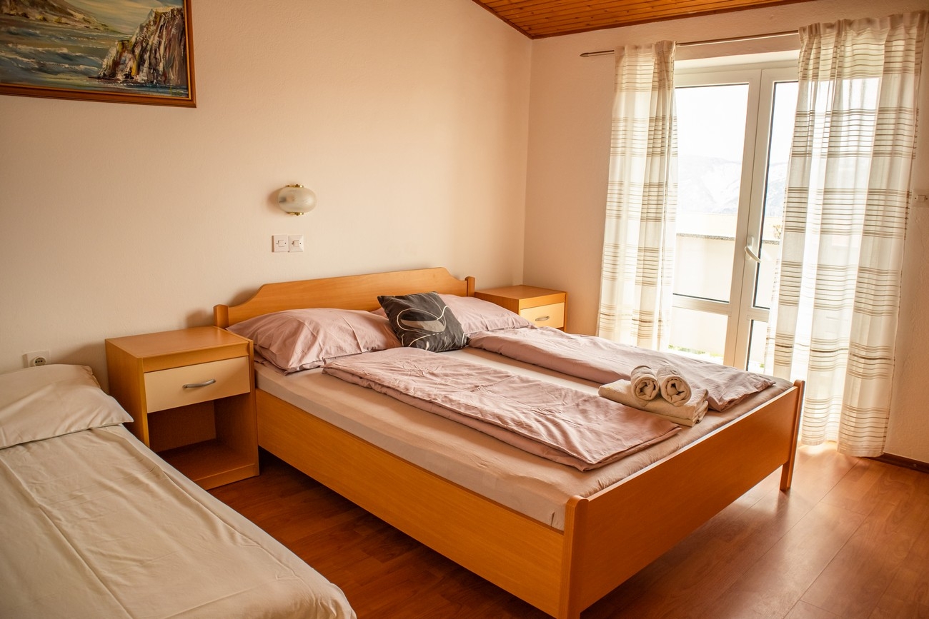Two bedroom apartment with balcony and sea view Lopar, Rab  A-c