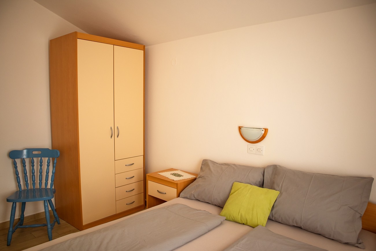 Two bedroom apartment with balcony and sea view Lopar, Rab  A-c
