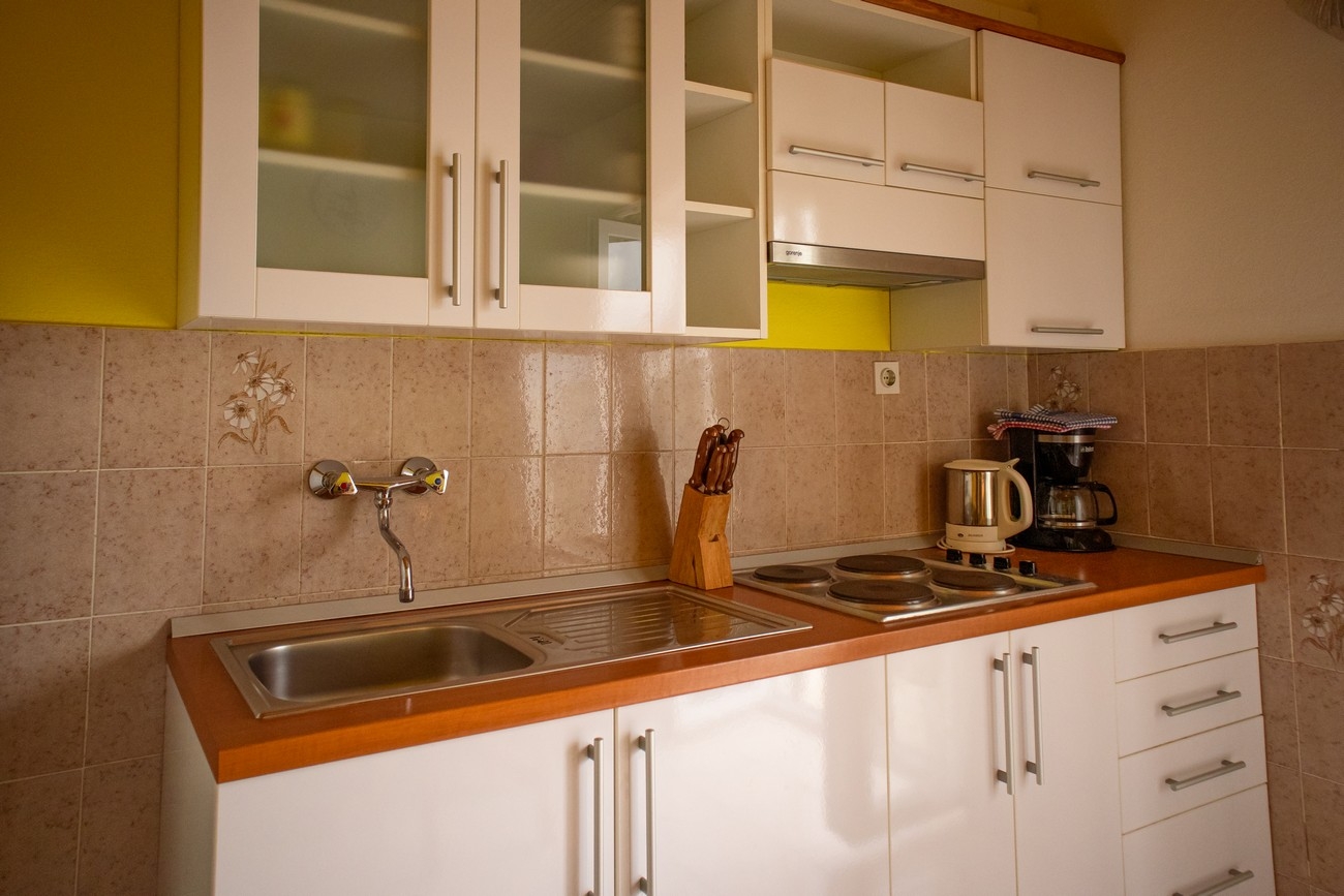 Two bedroom apartment with balcony and sea view Lopar, Rab  A-c