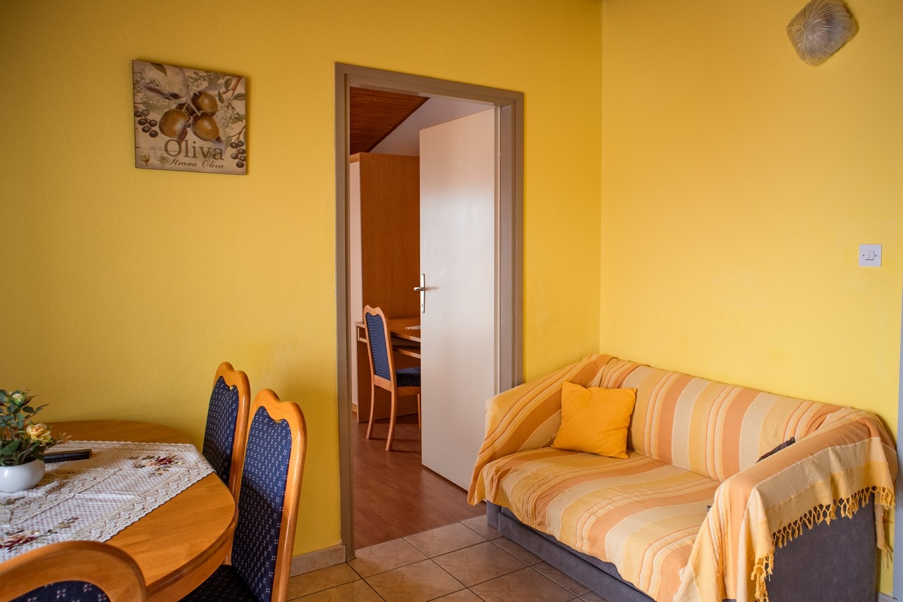 Two bedroom apartment with balcony and sea view Lopar, Rab  A-c