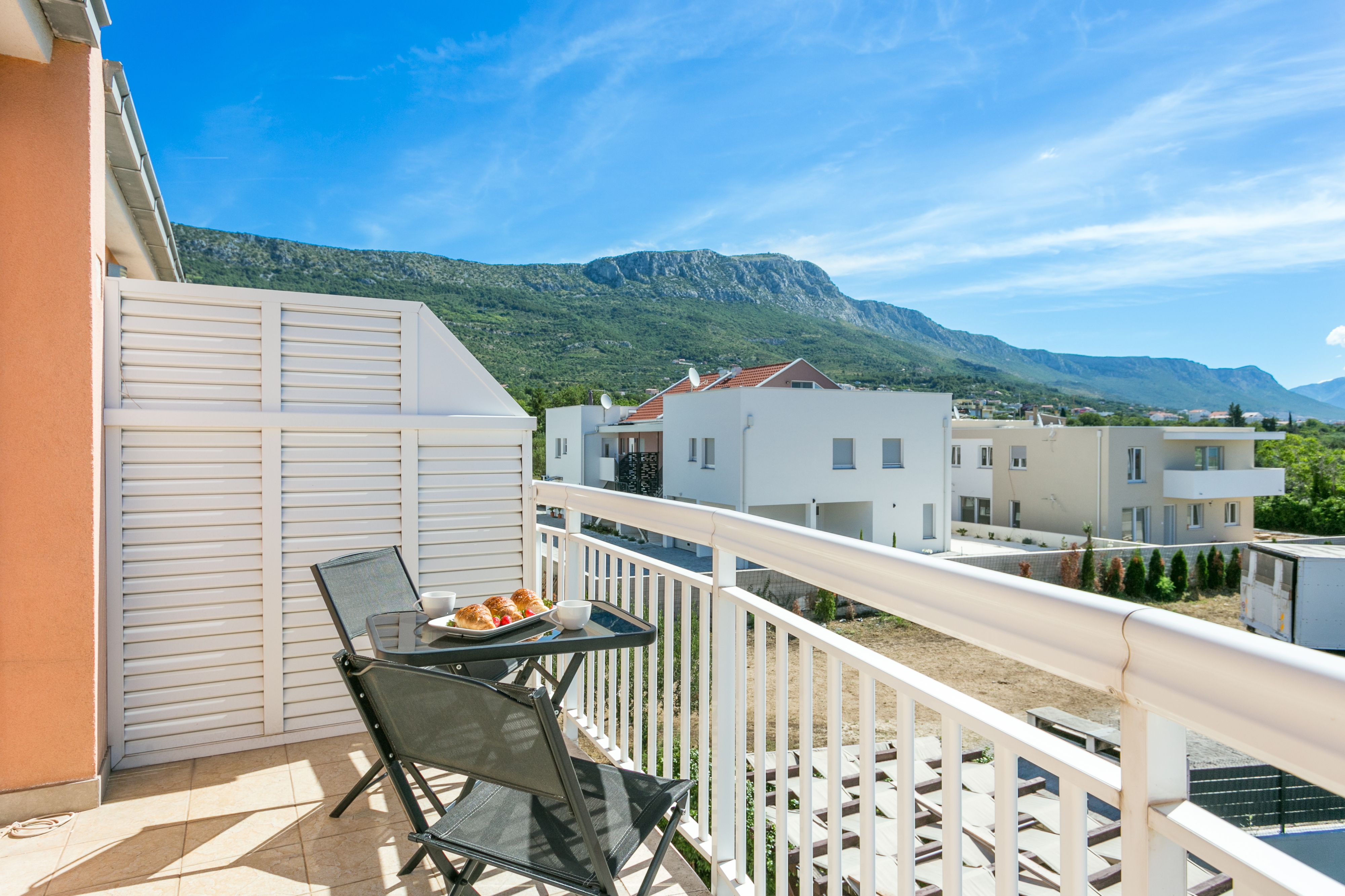 Two bedroom apartment with terrace and sea view Kaštel Lukšić, Kaštela  A-a