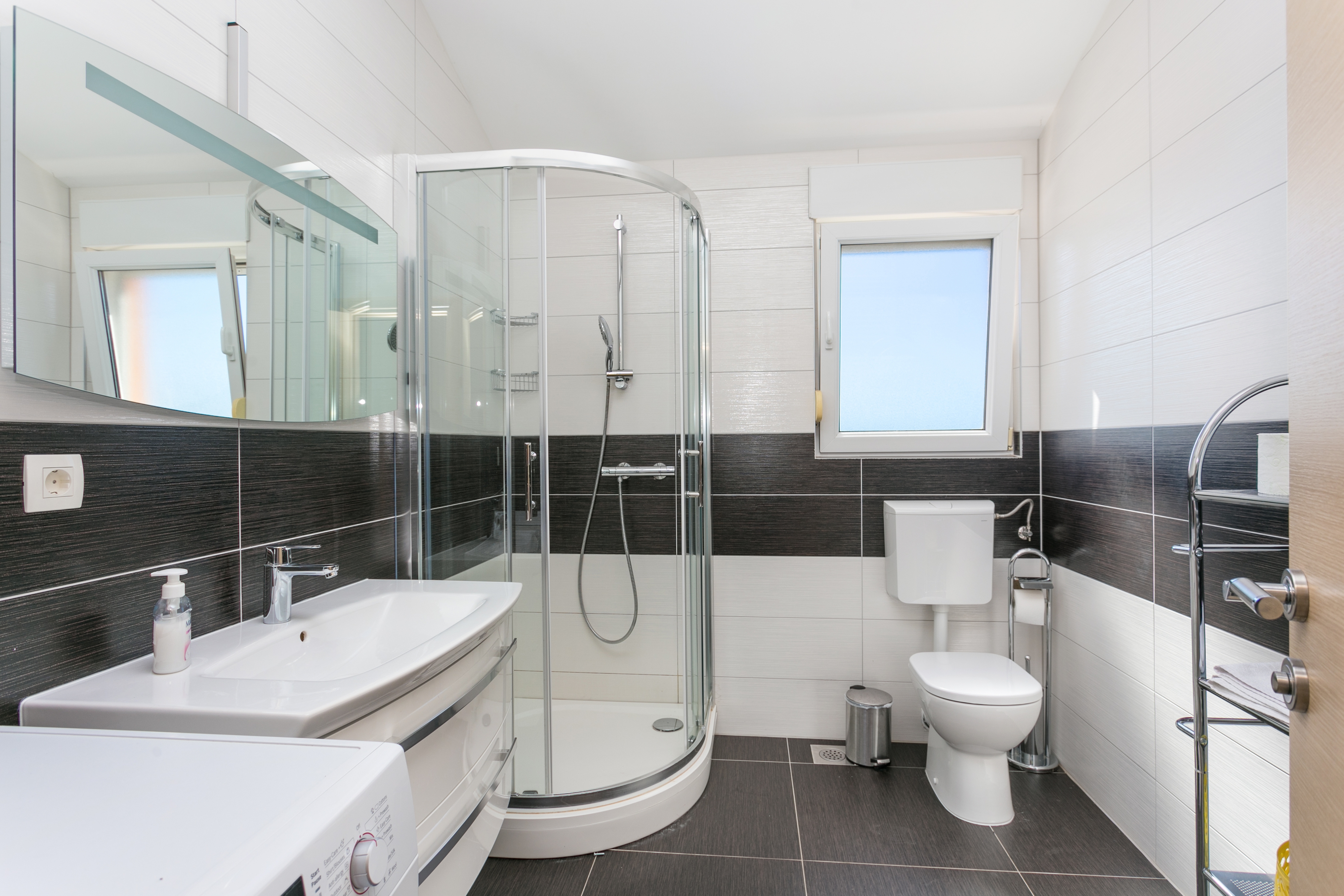 Two bedroom apartment with terrace and sea view Kaštel Lukšić, Kaštela  A-a