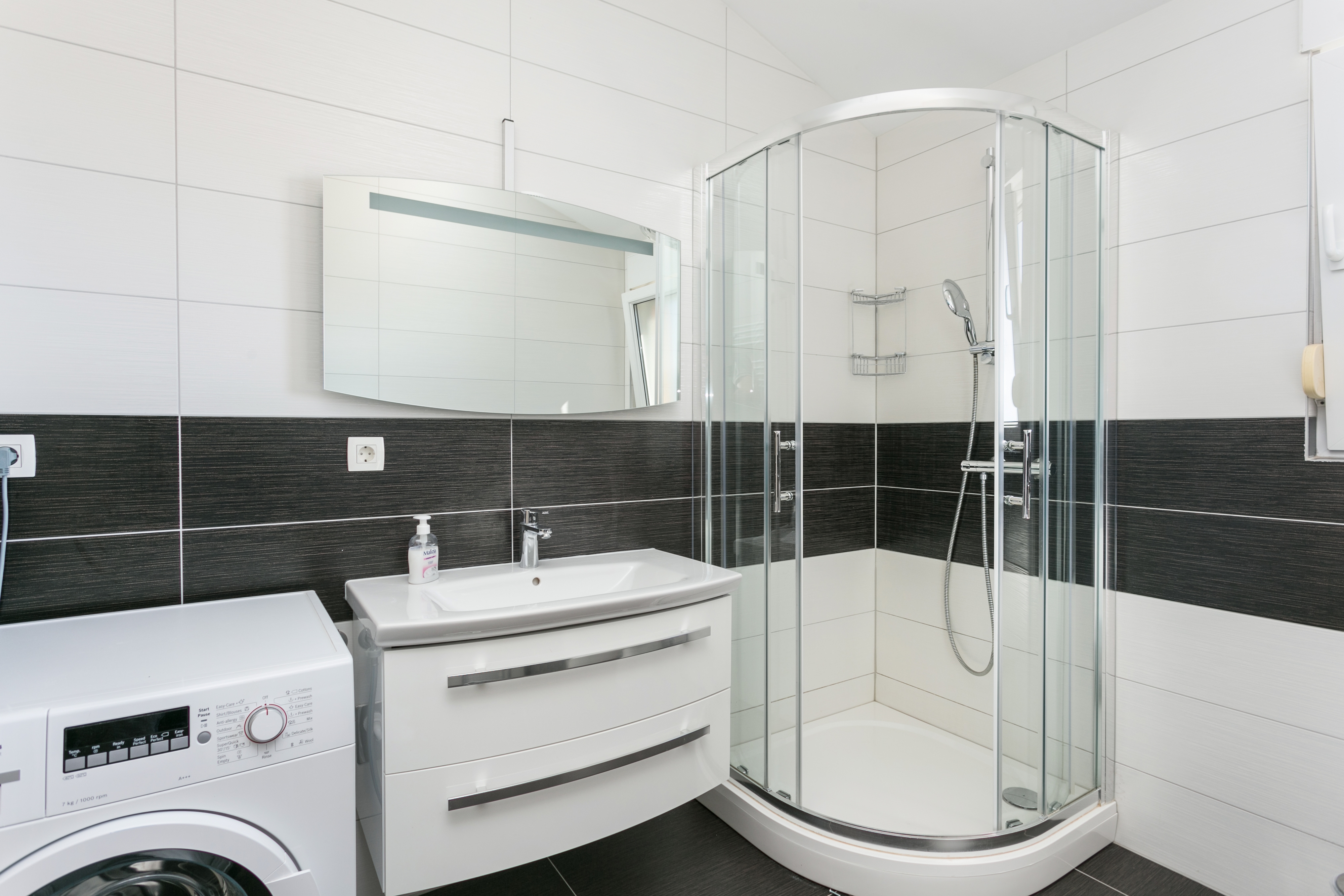 Two bedroom apartment with terrace and sea view Kaštel Lukšić, Kaštela  A-a