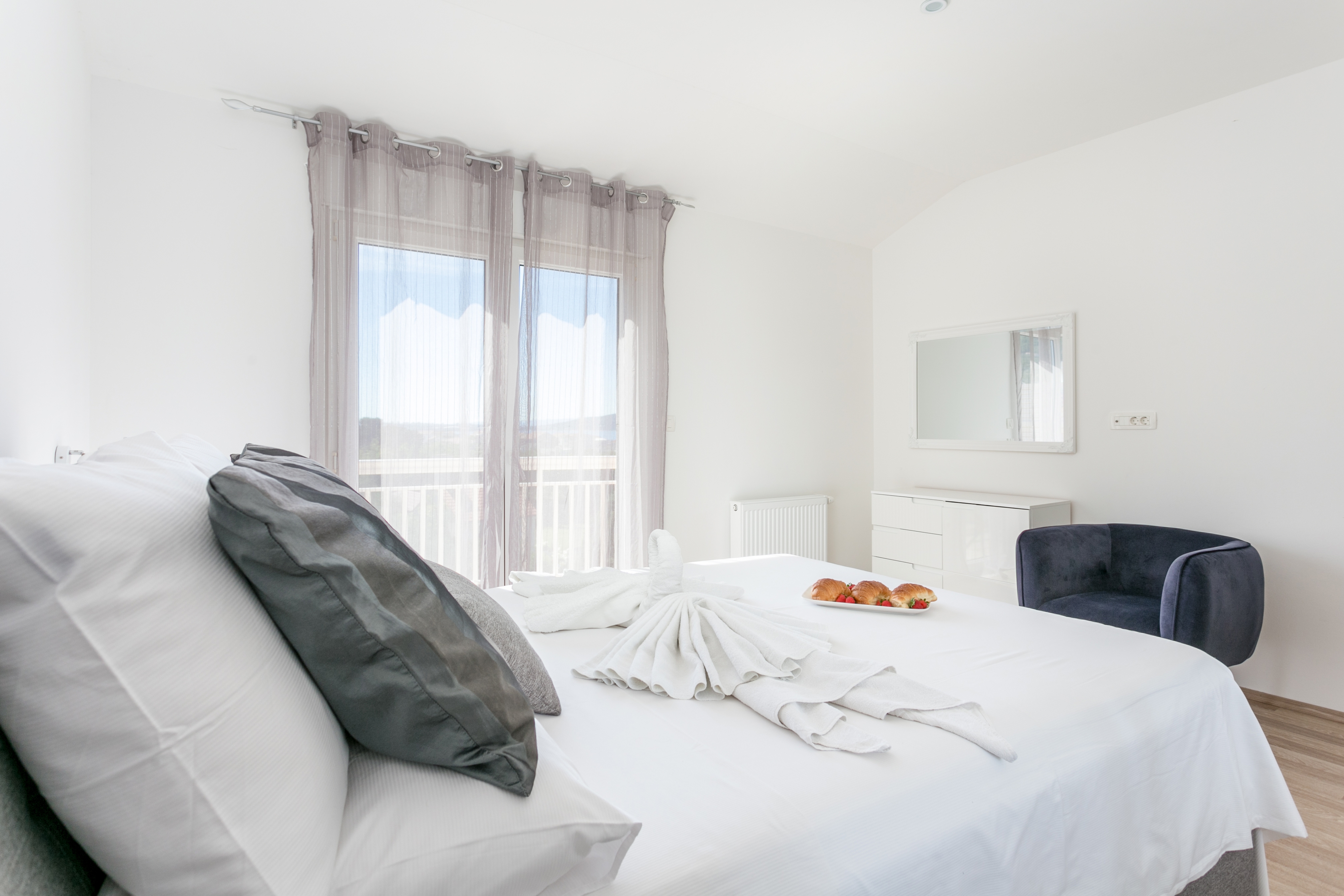 Two bedroom apartment with terrace and sea view Kaštel Lukšić, Kaštela  A-a