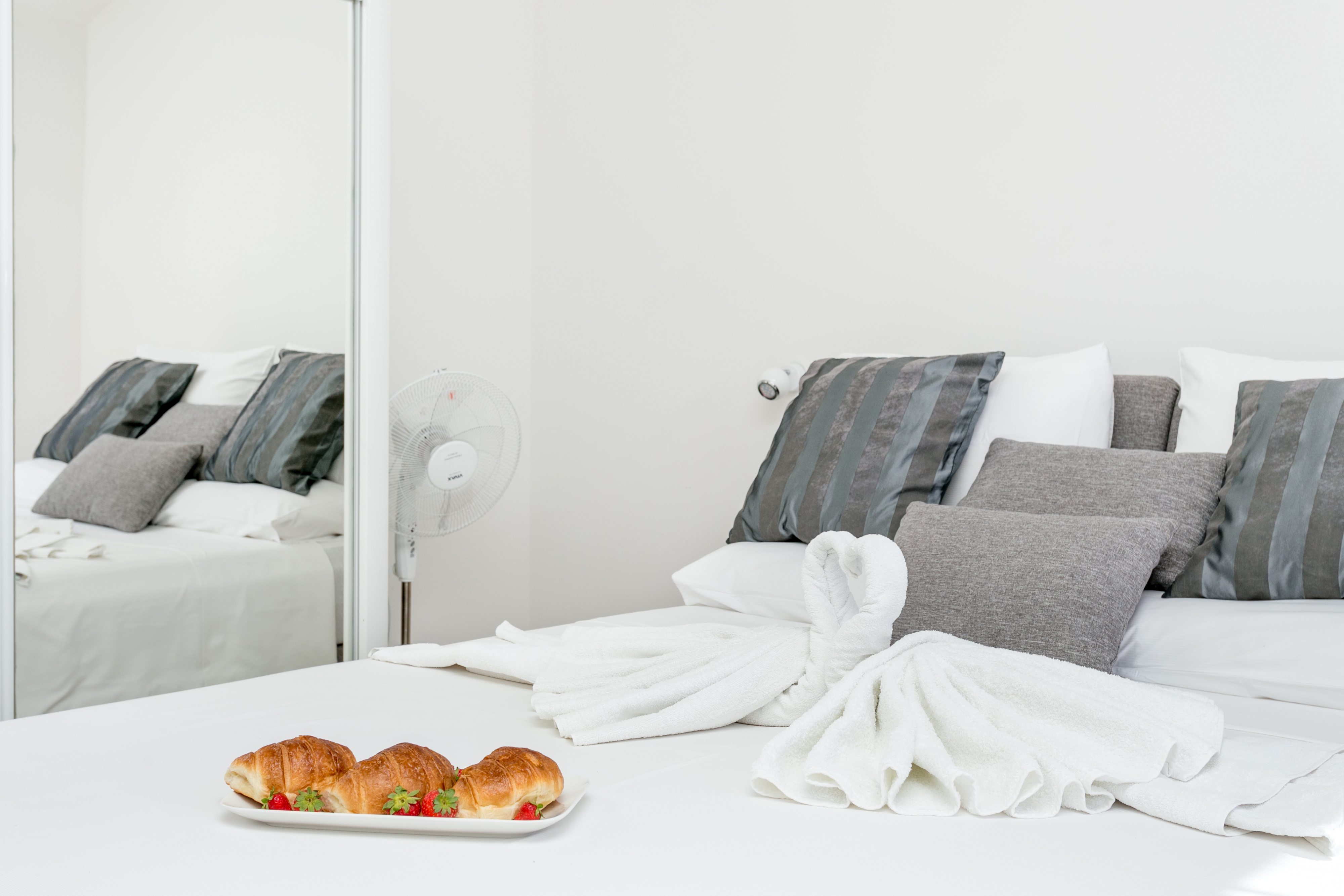 Two bedroom apartment with terrace and sea view Kaštel Lukšić, Kaštela  A-a