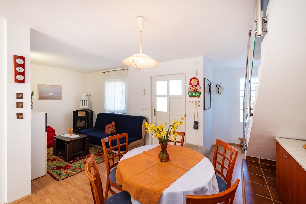 Three bedroom apartment with terrace and sea view Rovanjska, Paklenica  A-a