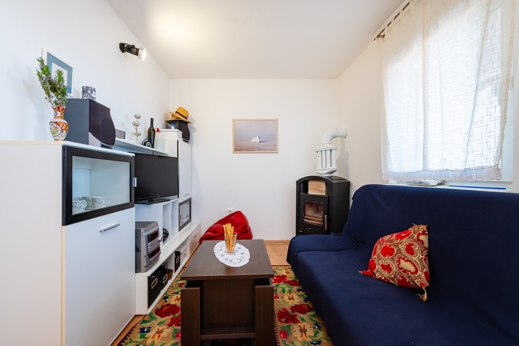 Three bedroom apartment with terrace and sea view Rovanjska, Paklenica  A-a
