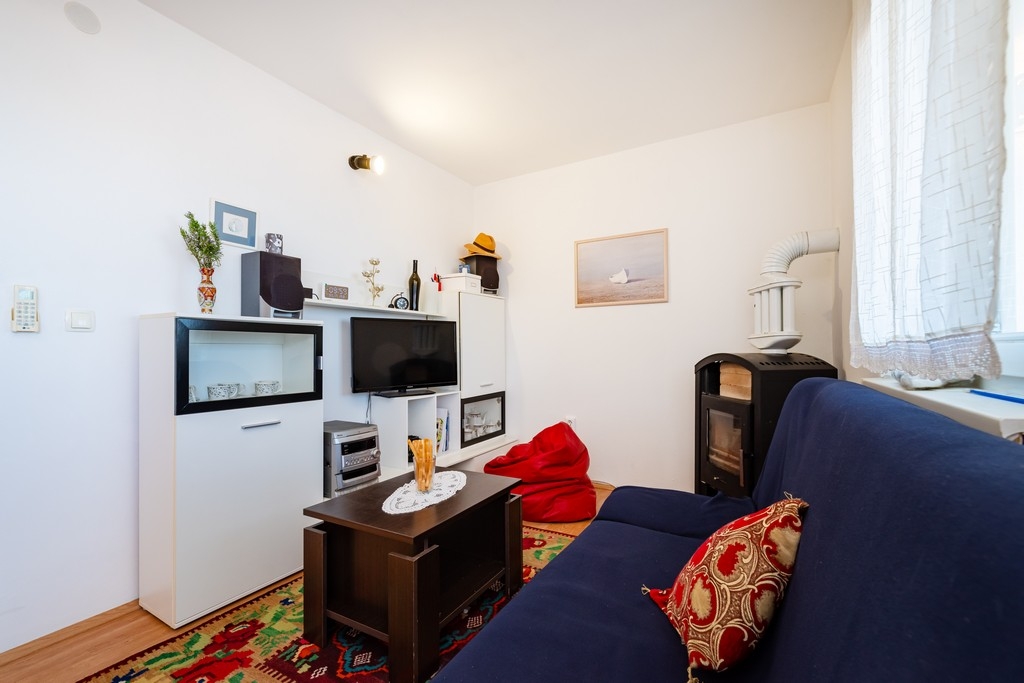 Three bedroom apartment with terrace and sea view Rovanjska, Paklenica  A-a