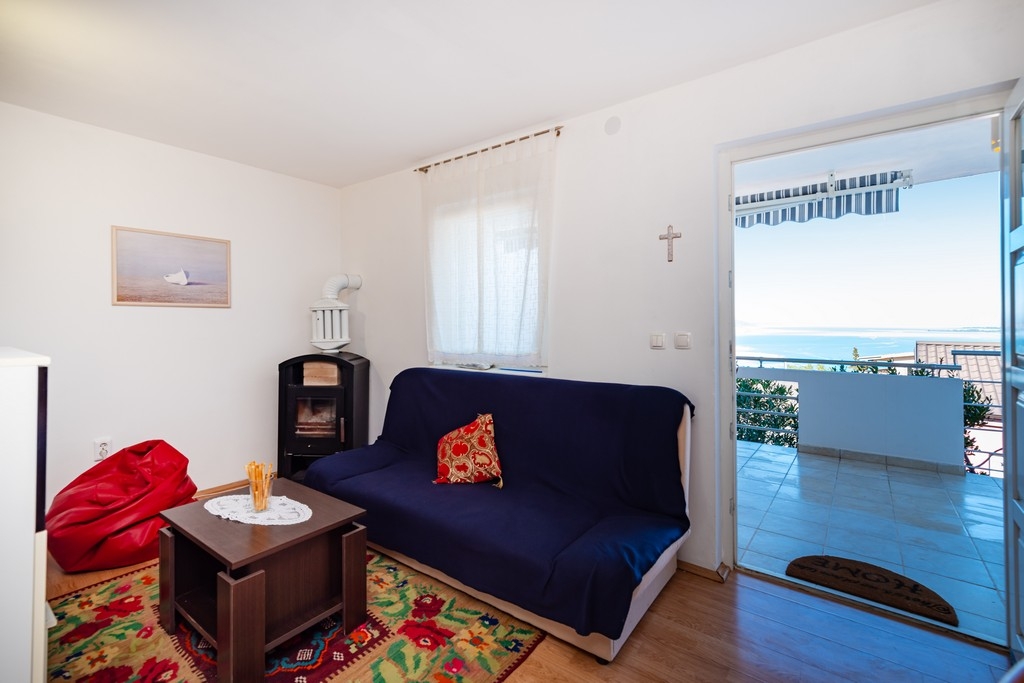 Three bedroom apartment with terrace and sea view Rovanjska, Paklenica  A-a