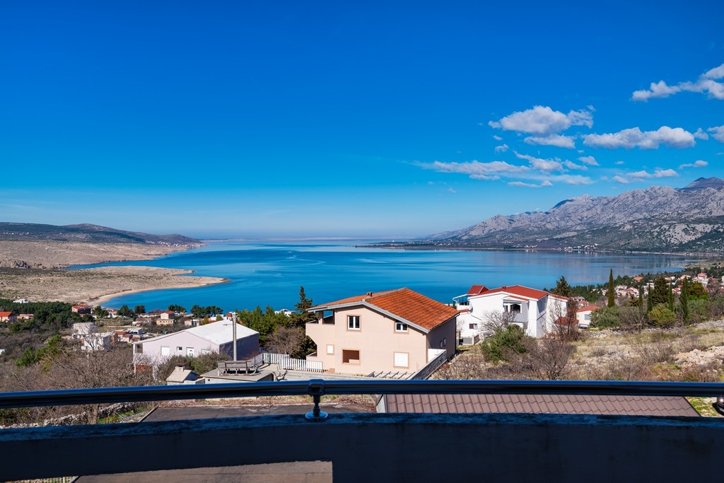 Three bedroom apartment with terrace and sea view Rovanjska, Paklenica  A-a