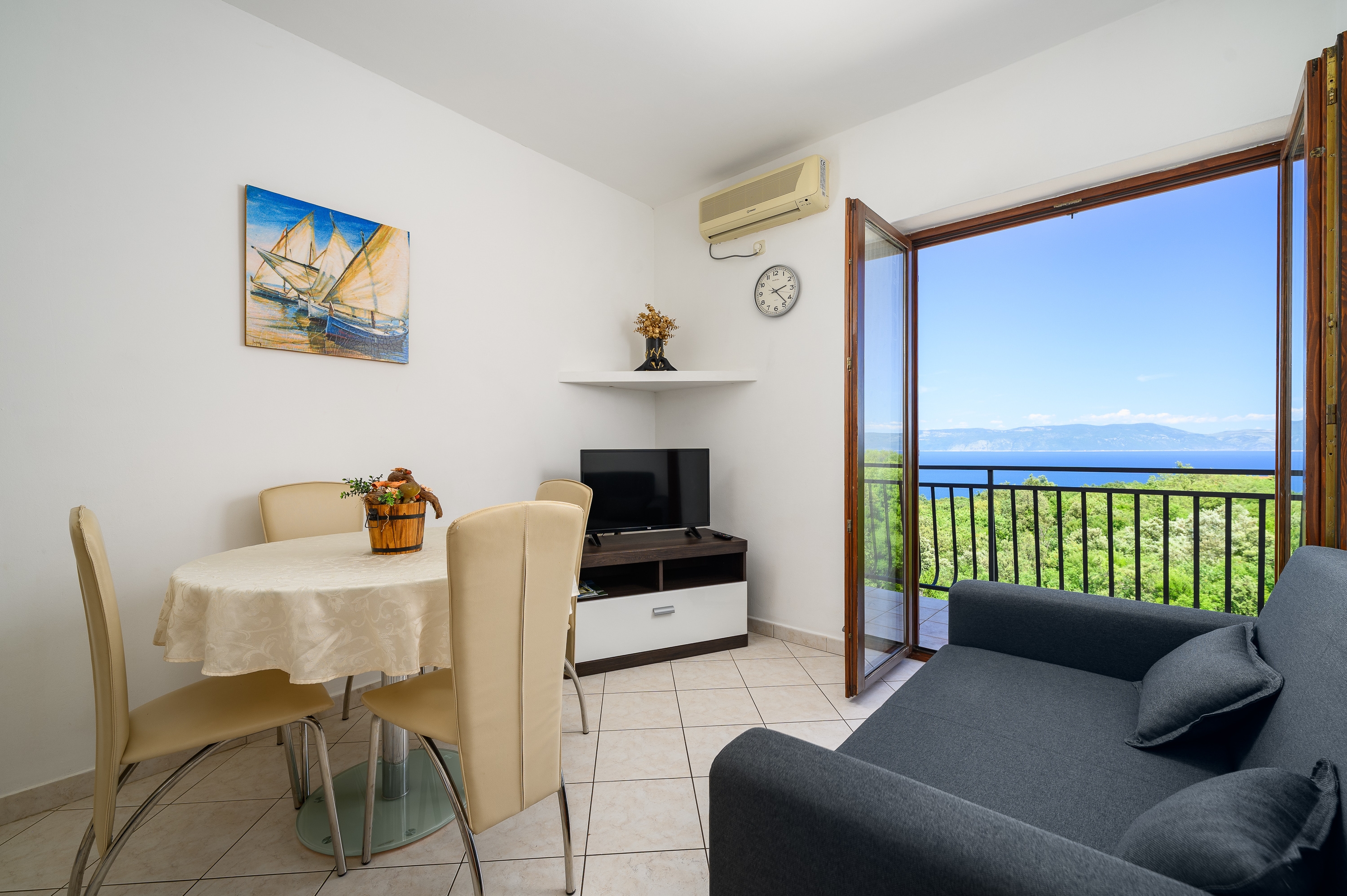 Two bedroom apartment with balcony and sea view Drenje, Labin (A-22992-a)