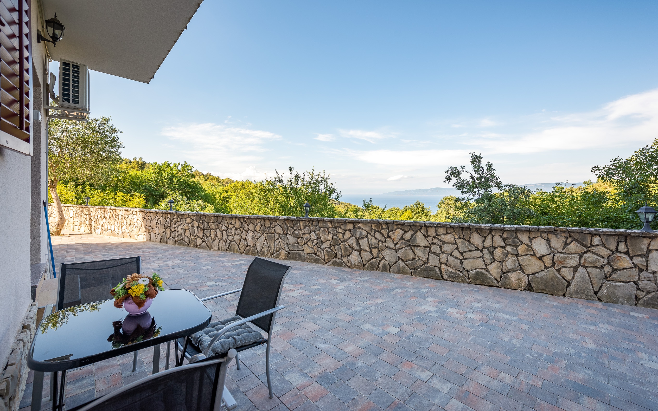 One bedroom apartment with terrace and sea view Drenje, Labin  A-f