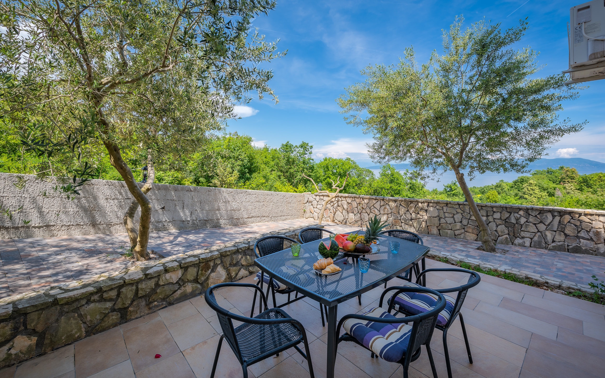 Two bedroom apartment with terrace and sea view Drenje, Labin (A-22999-b)