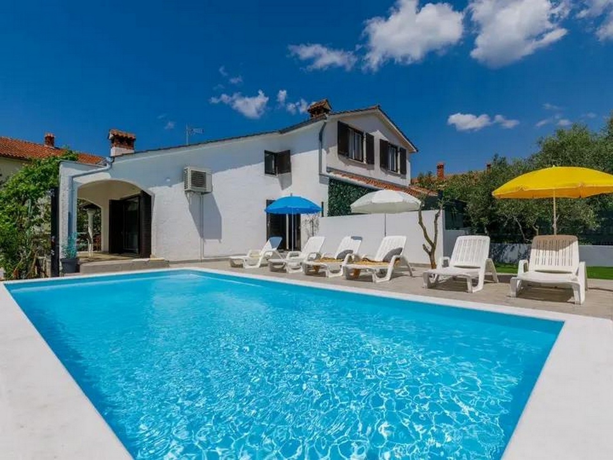 Four bedroom house with terrace Poreč  K