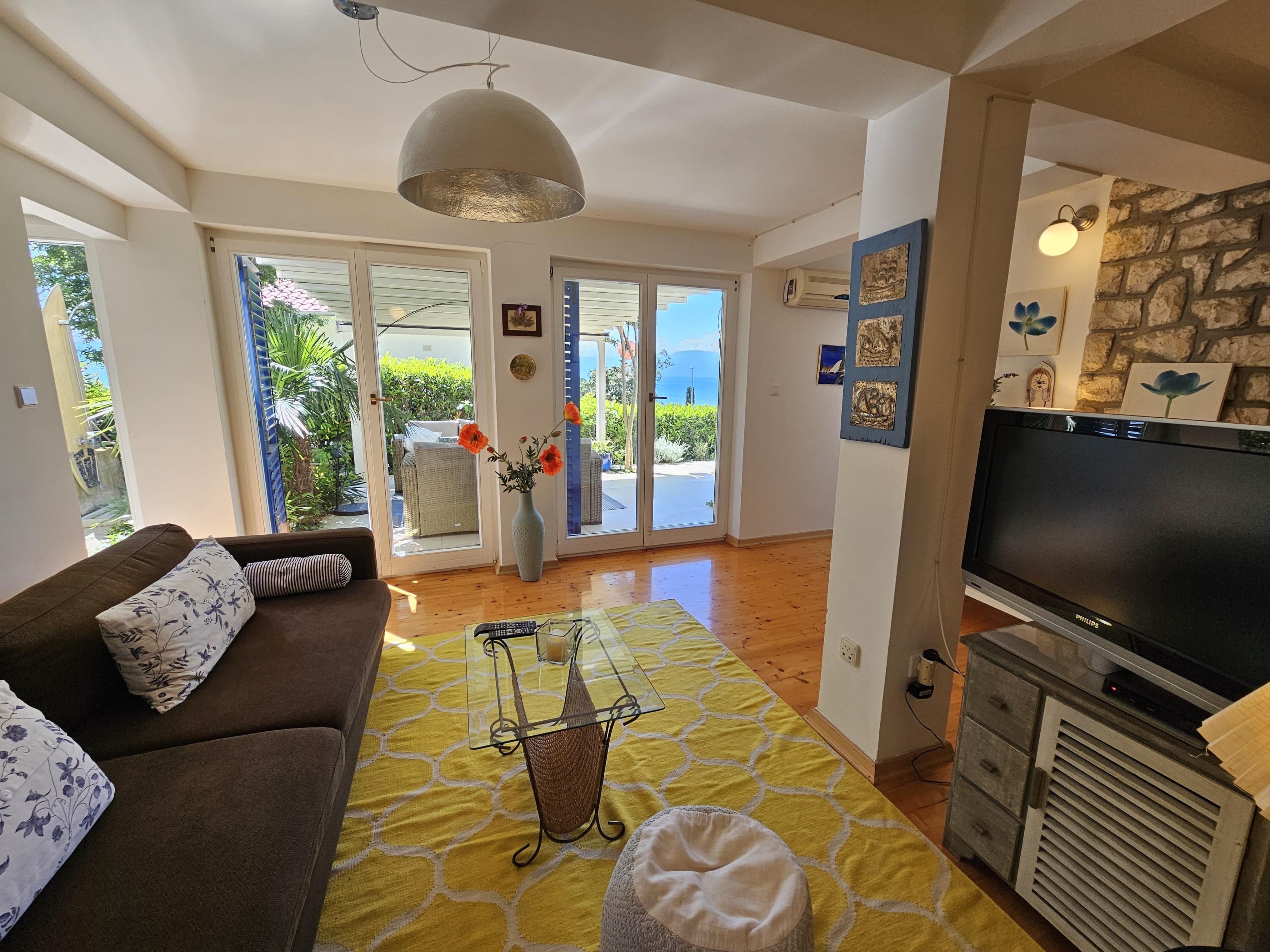 Two bedroom apartment with terrace and sea view Njivice, Krk (A-23004-a) Two bedroom apartment with terrace and sea view Njivice, Krk (A-23004-a)