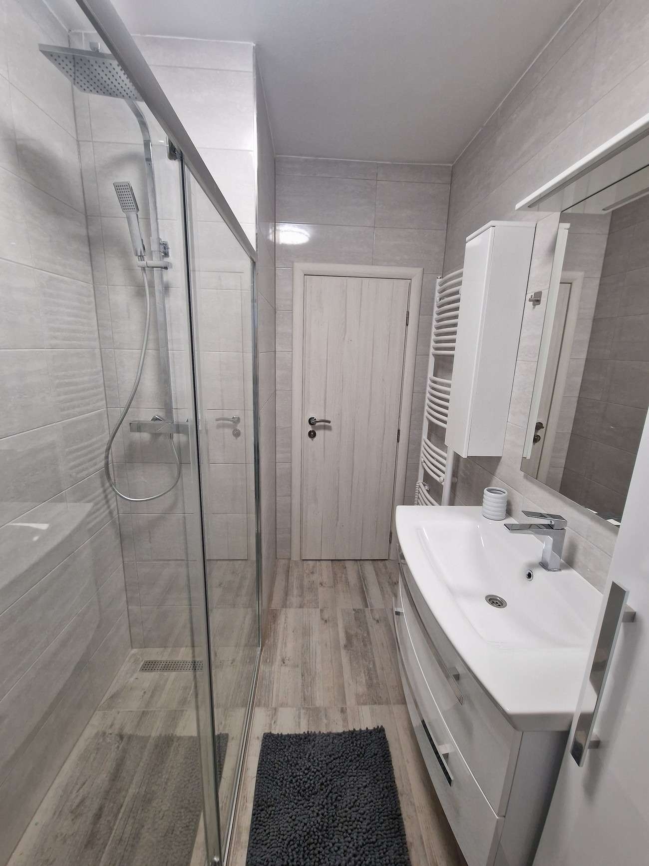 Four bedroom apartment with balcony and sea view Okrug Gornji, Čiovo  A-a