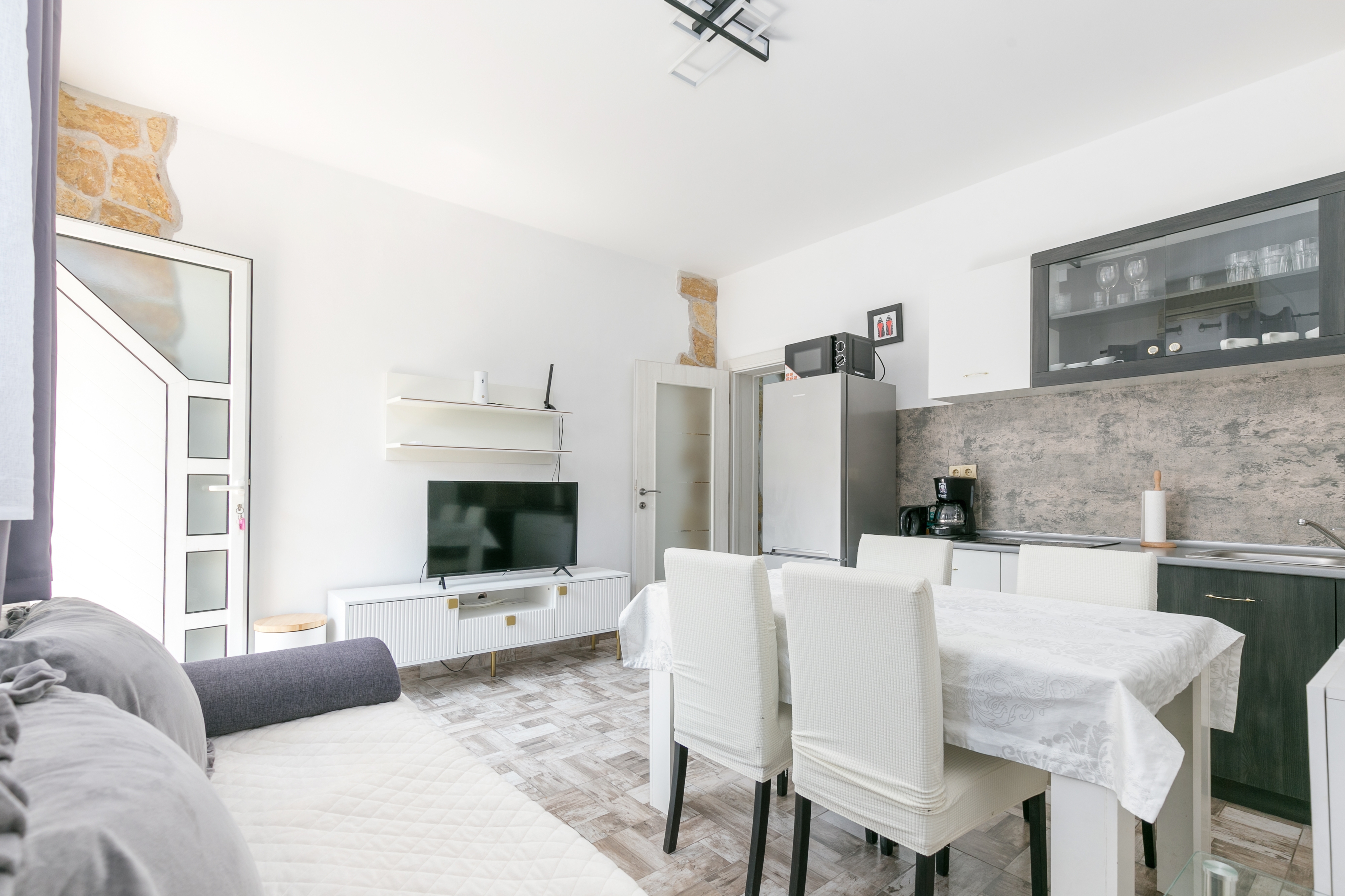 One bedroom apartment with terrace and sea view Okrug Gornji, Čiovo (A-23007-b)