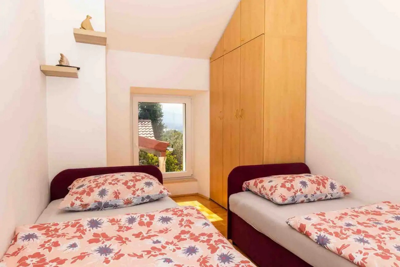 Two bedroom apartment near beach Cavtat, Dubrovnik  A-a