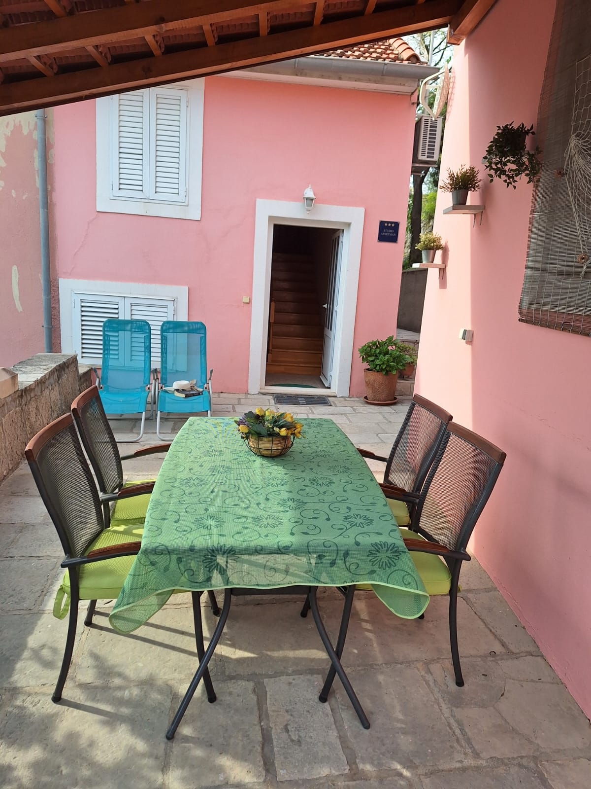 Two bedroom apartment near beach Cavtat, Dubrovnik  A-a