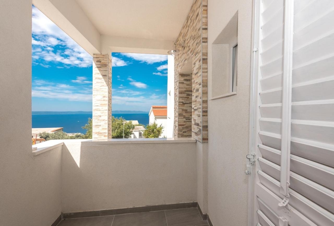 Two bedroom apartment with terrace and sea view Makarska  A-a
