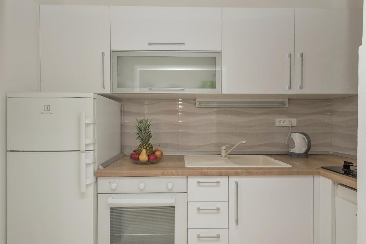 Two bedroom apartment with terrace and sea view Makarska  A-a
