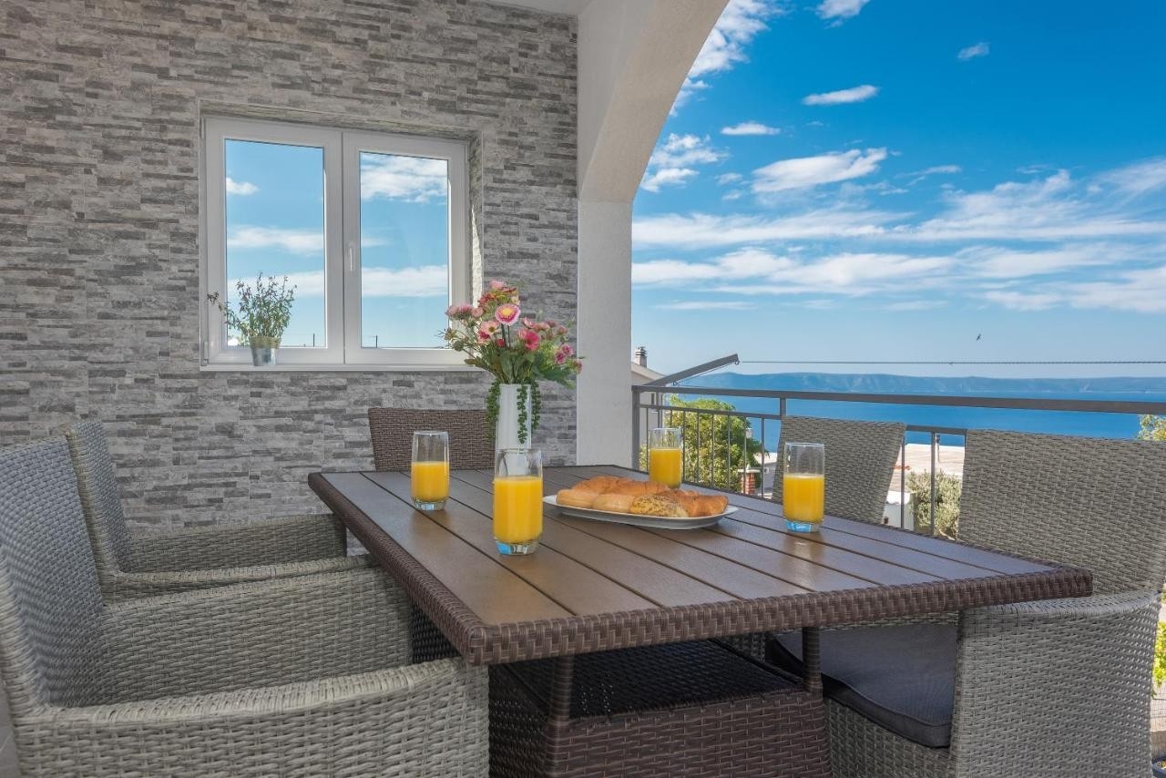 Two bedroom apartment with terrace and sea view Makarska  A-a