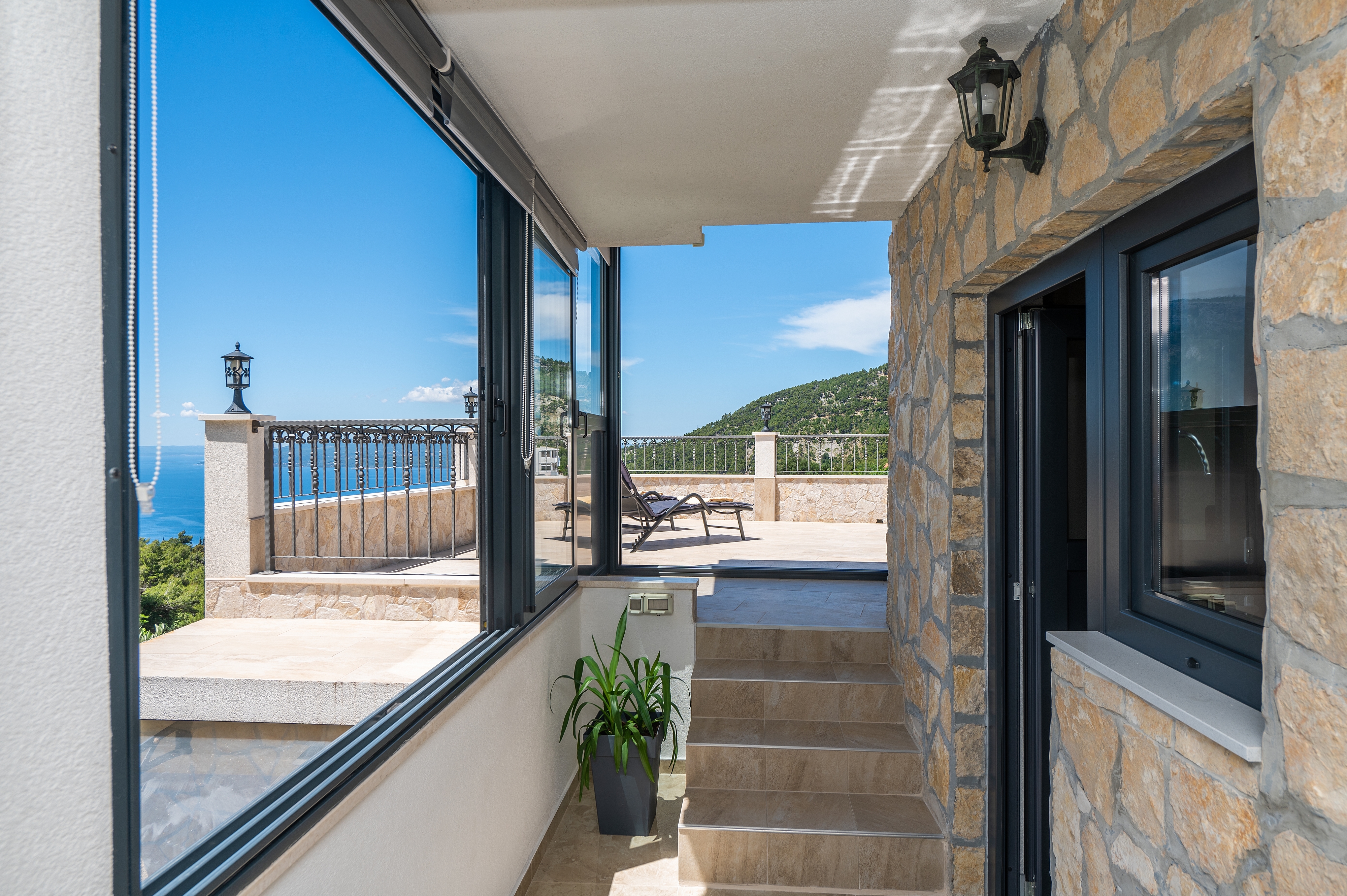 One bedroom apartment with terrace and sea view Makarska  A-b