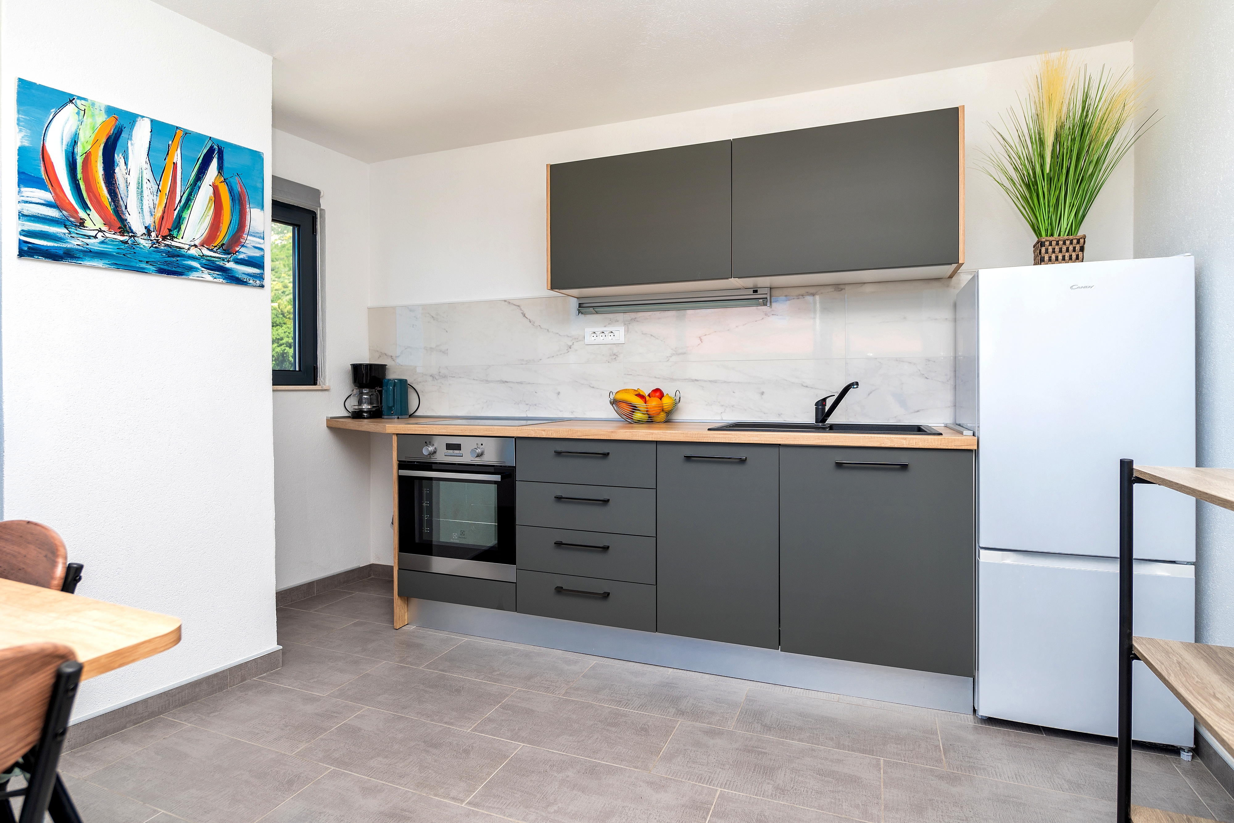 One bedroom apartment with terrace and sea view Makarska  A-b