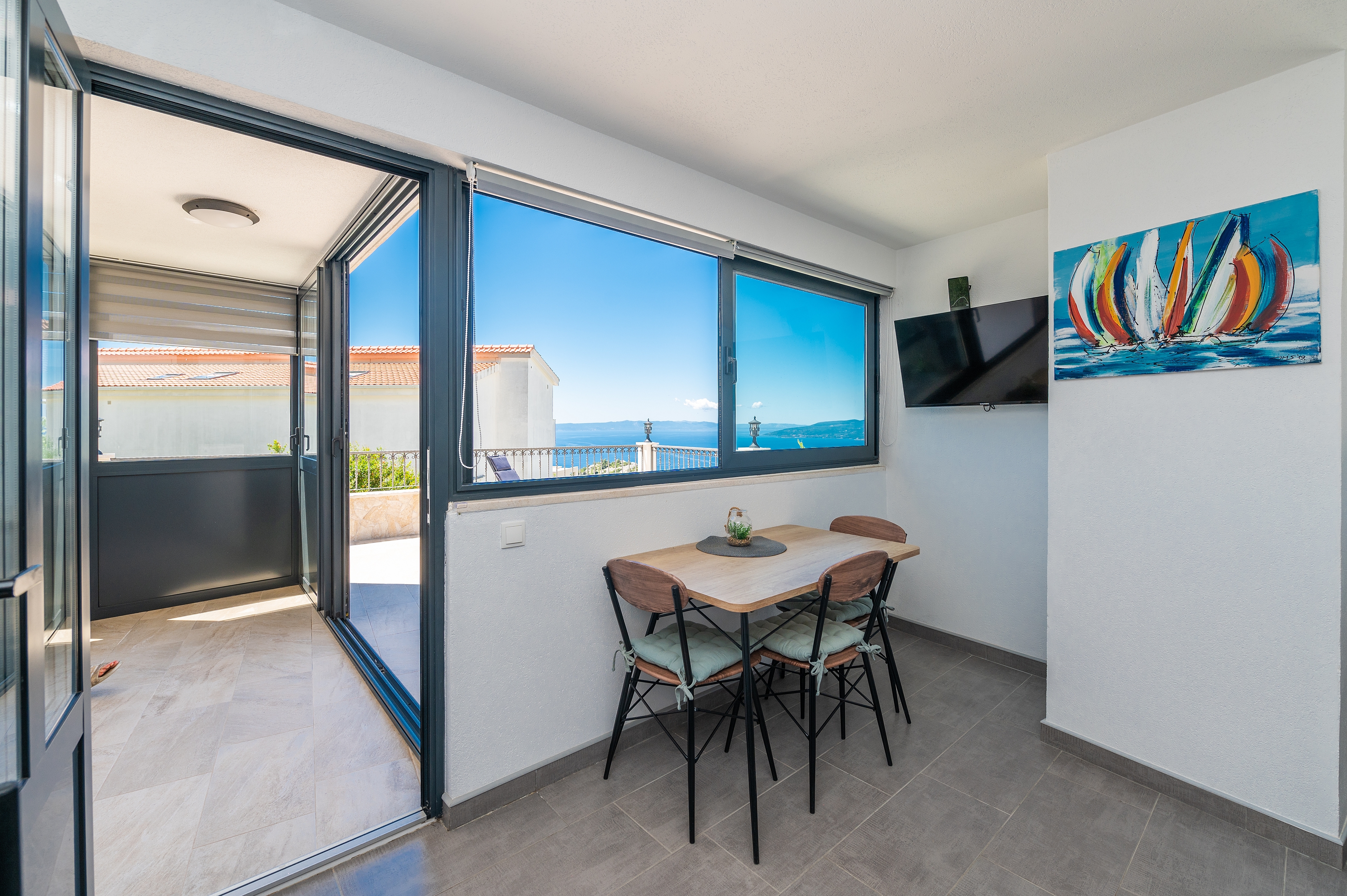 One bedroom apartment with terrace and sea view Makarska  A-b
