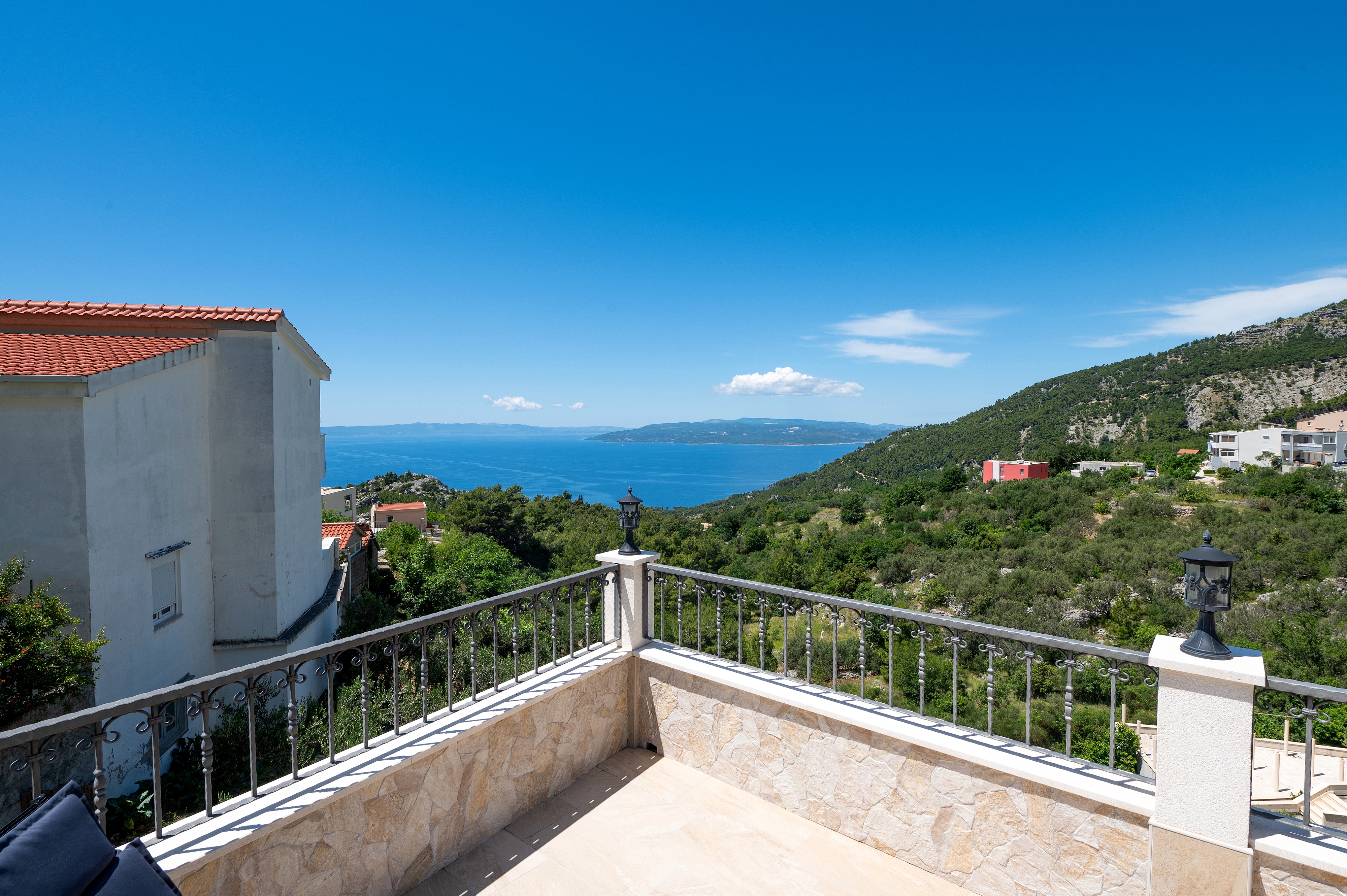 One bedroom apartment with terrace and sea view Makarska  A-b