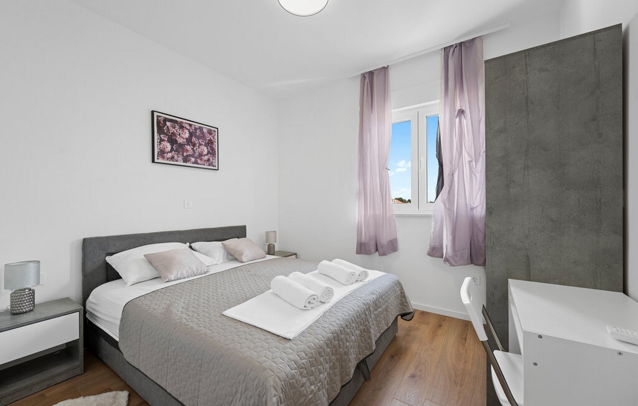 Three bedroom house with terrace Vodice  K