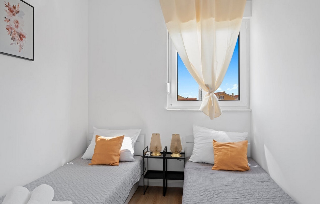 Three bedroom house with terrace Vodice  K