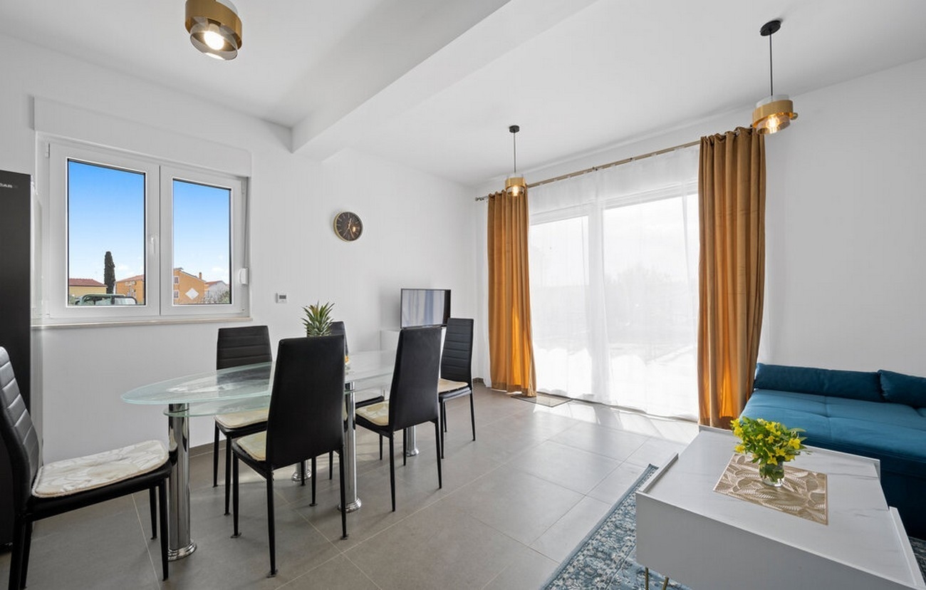 Three bedroom house with terrace Vodice  K