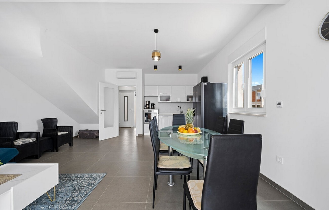 Three bedroom house with terrace Vodice  K