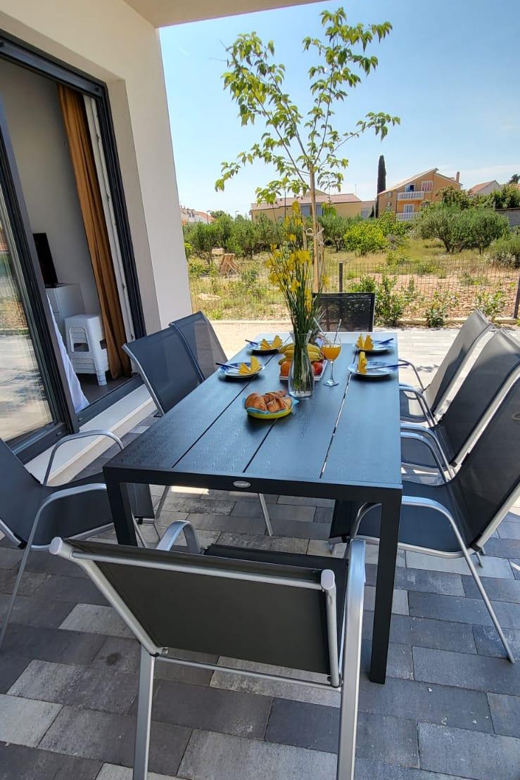 Three bedroom house with terrace Vodice  K