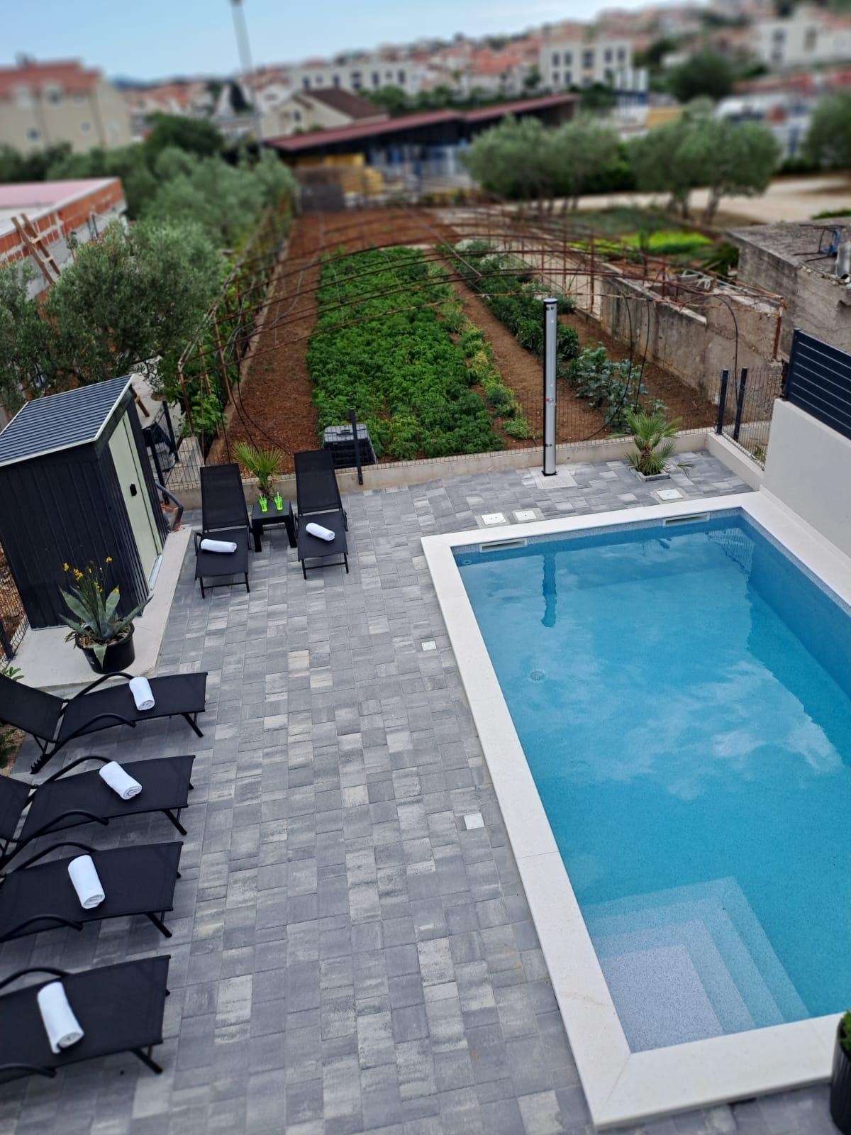 Three bedroom house with terrace Vodice  K