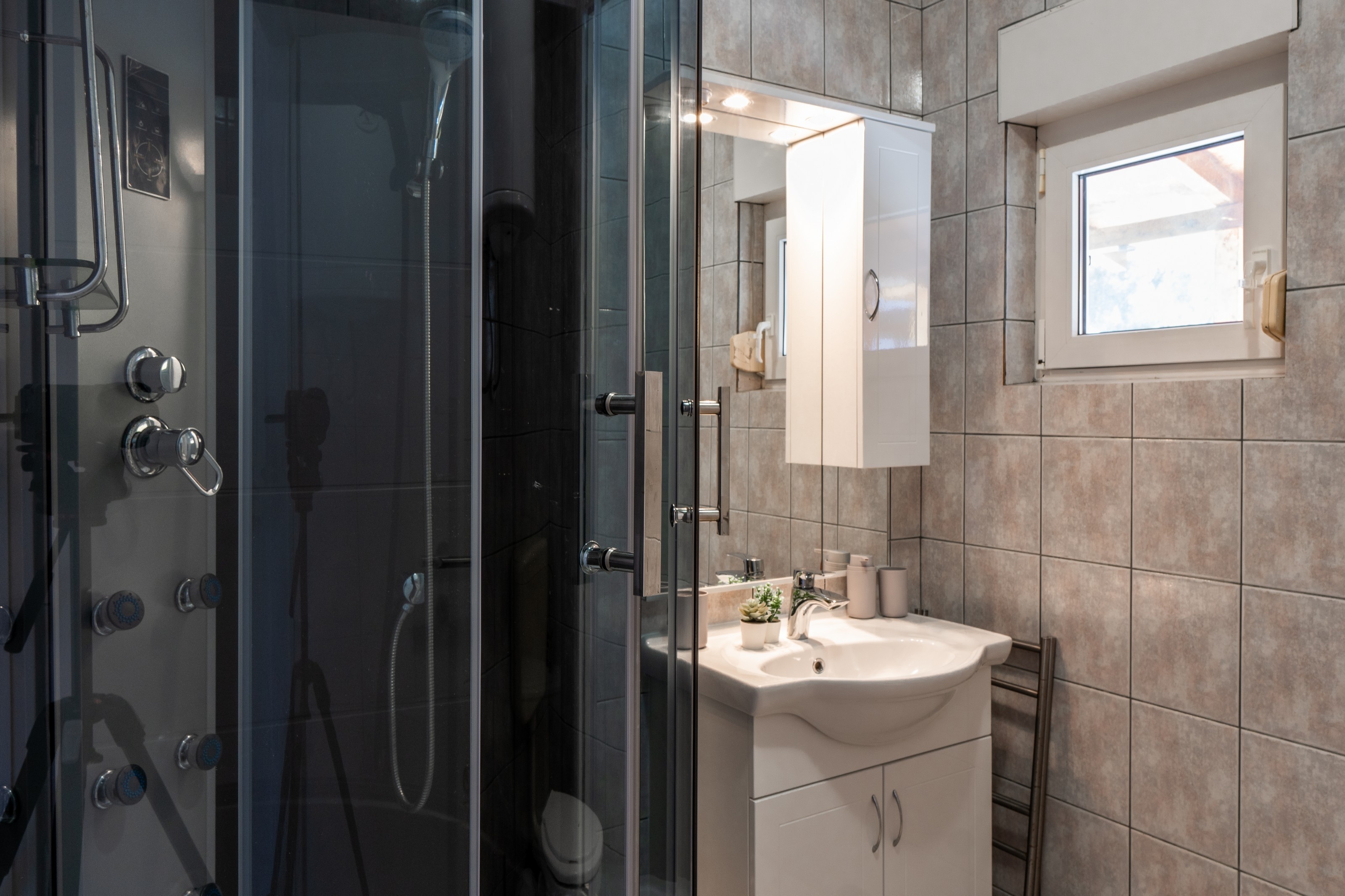 One bedroom apartment with air-conditioning Vir  A-a
