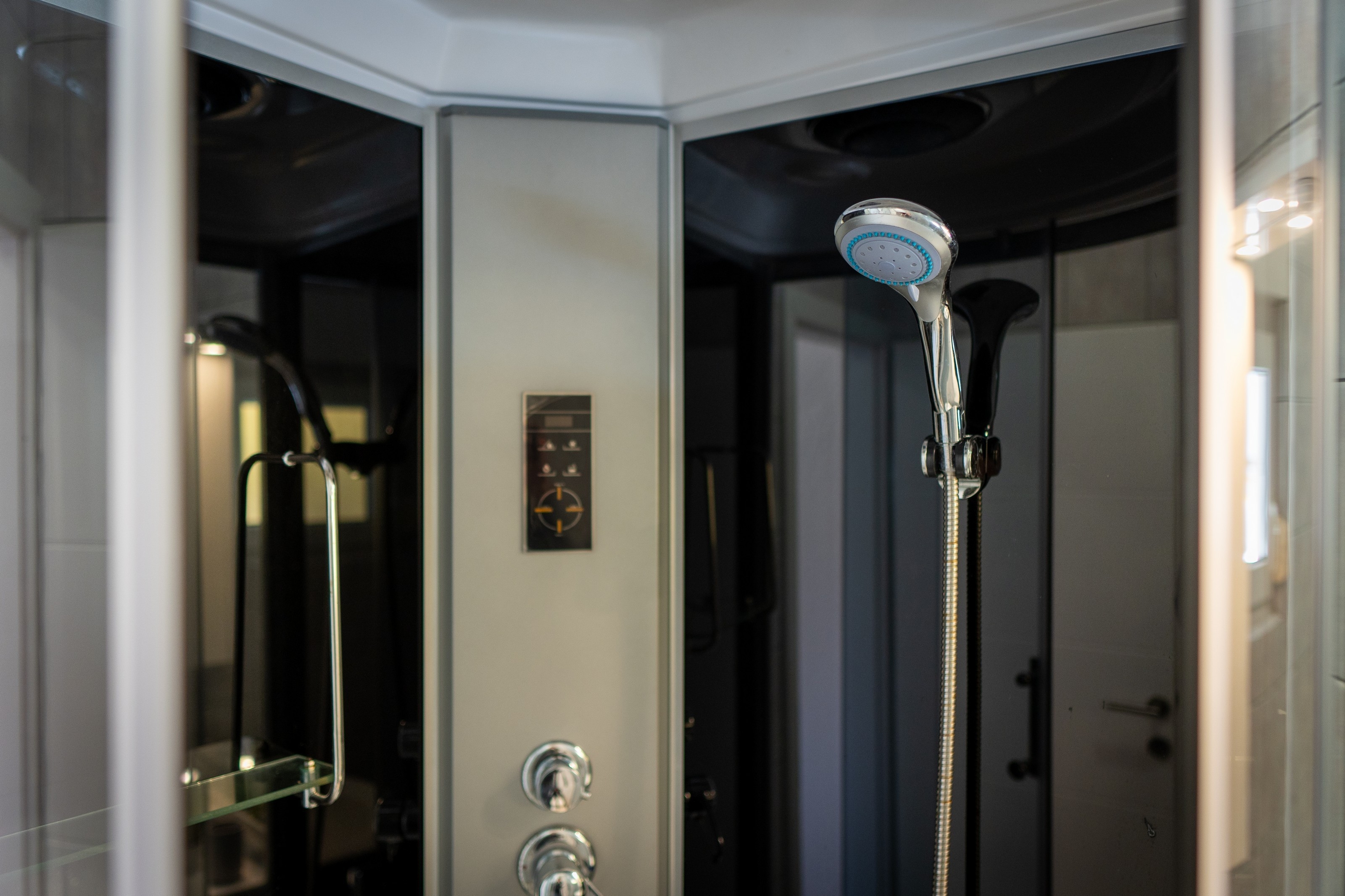One bedroom apartment with air-conditioning Vir  A-a
