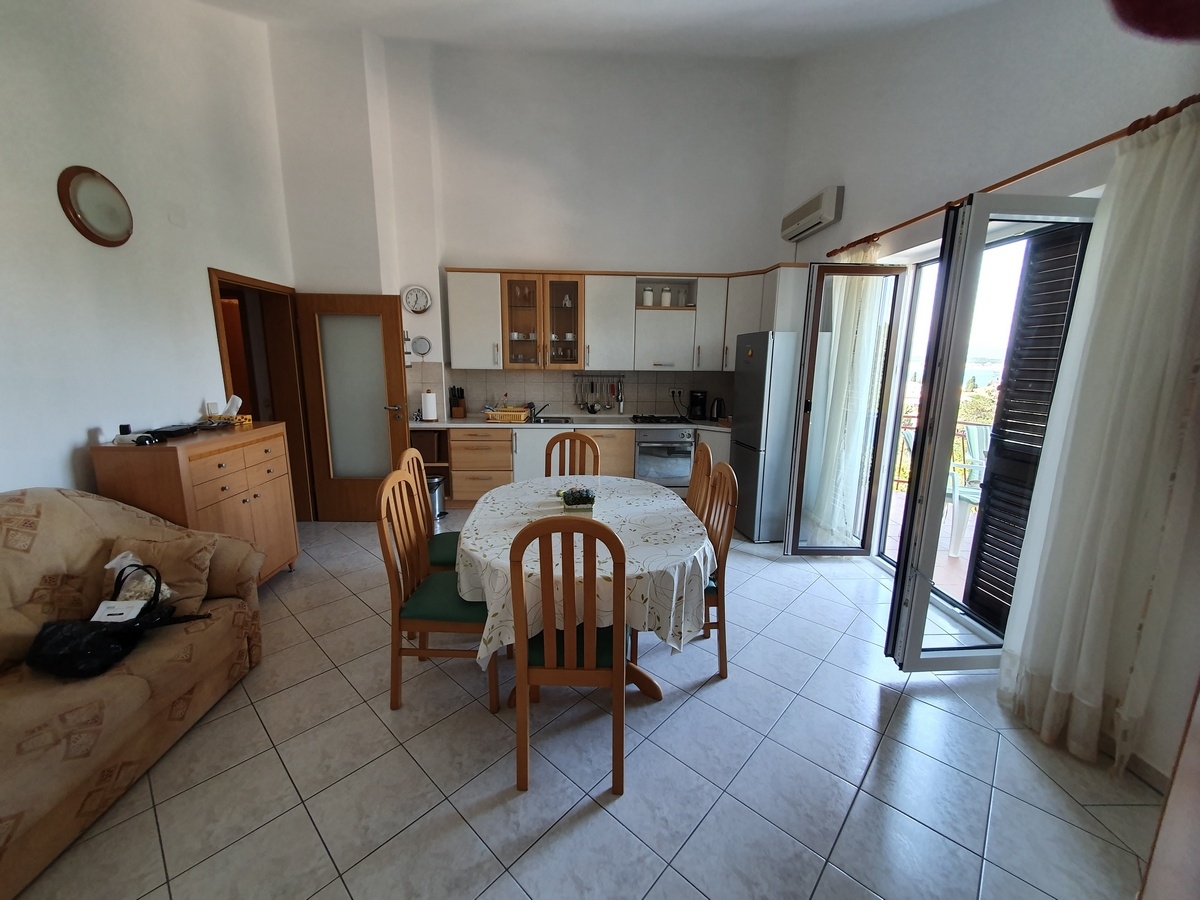 Two bedroom apartment with terrace and sea view Malinska, Krk  A-a