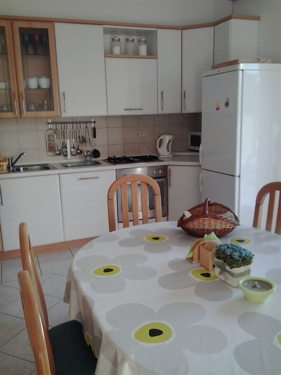 Two bedroom apartment with terrace and sea view Malinska, Krk  A-a