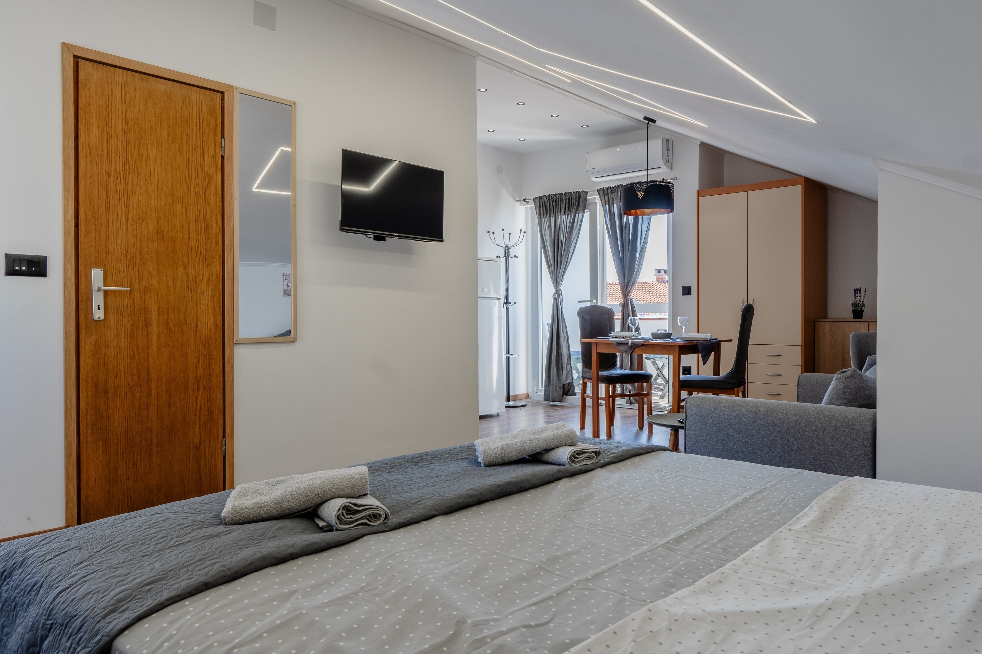 Studio flat with balcony Vir  AS-a