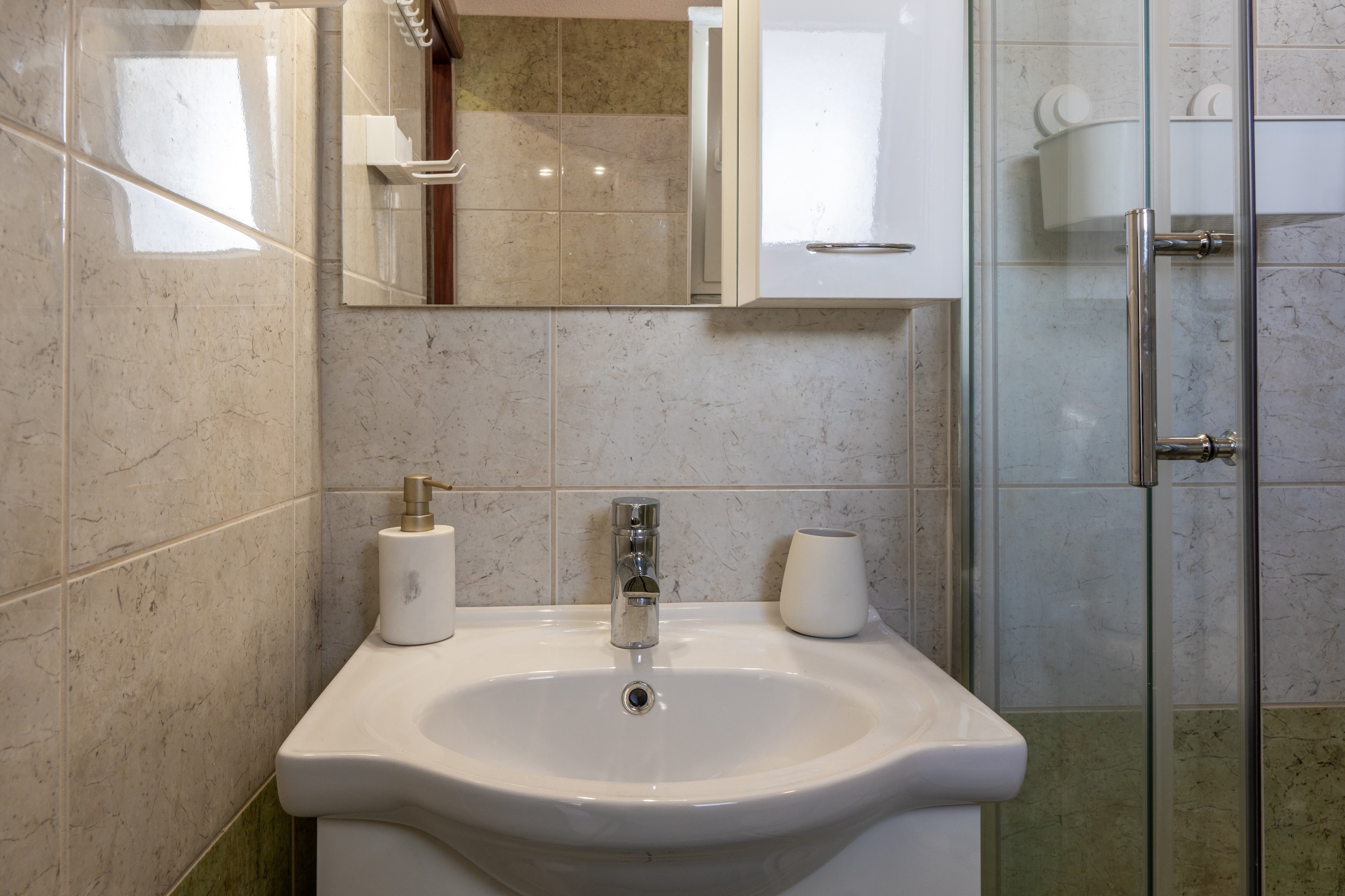 Studio flat with balcony Vir  AS-b